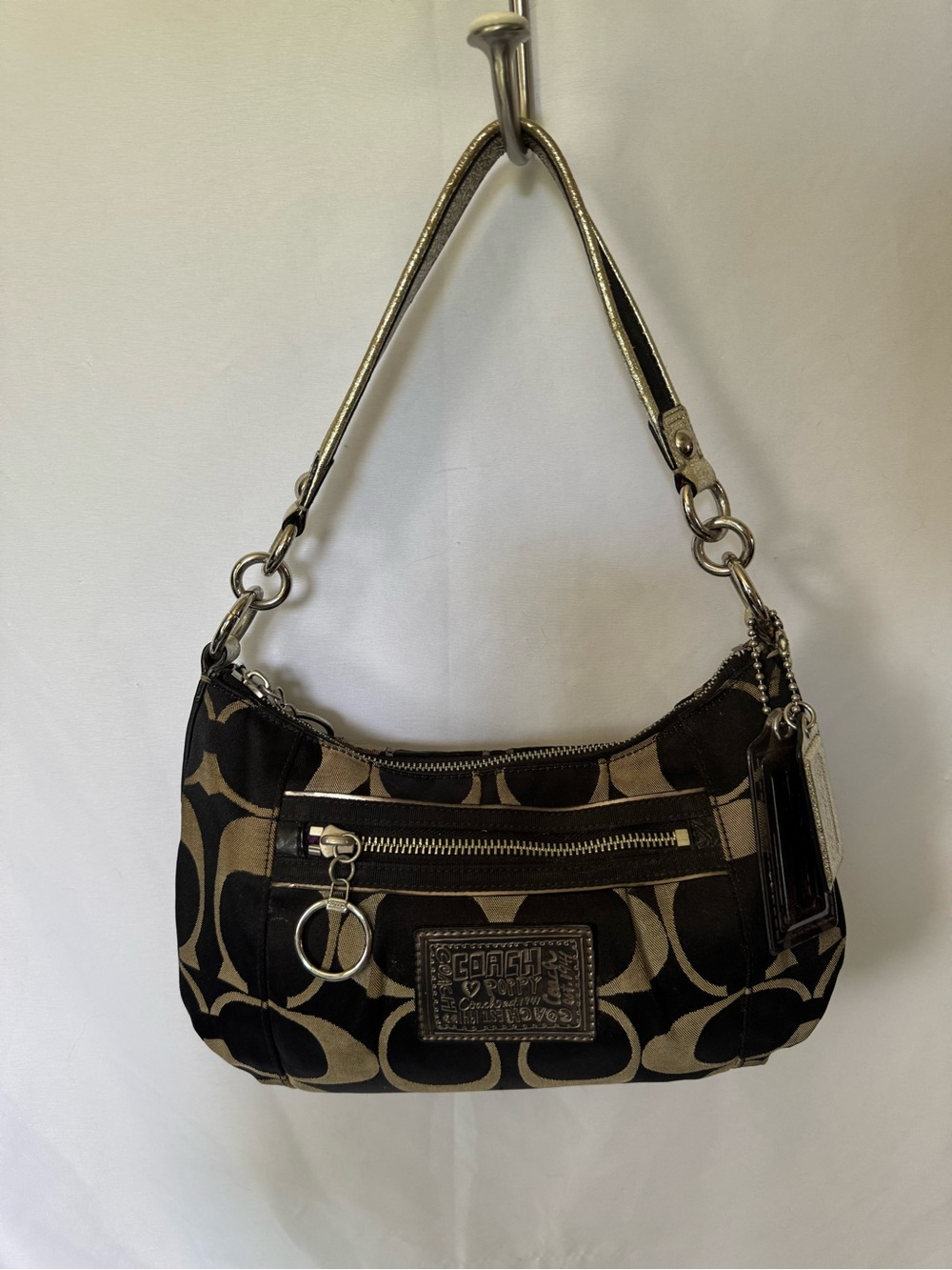 Coach Poppy EUC small signature shoulder bag